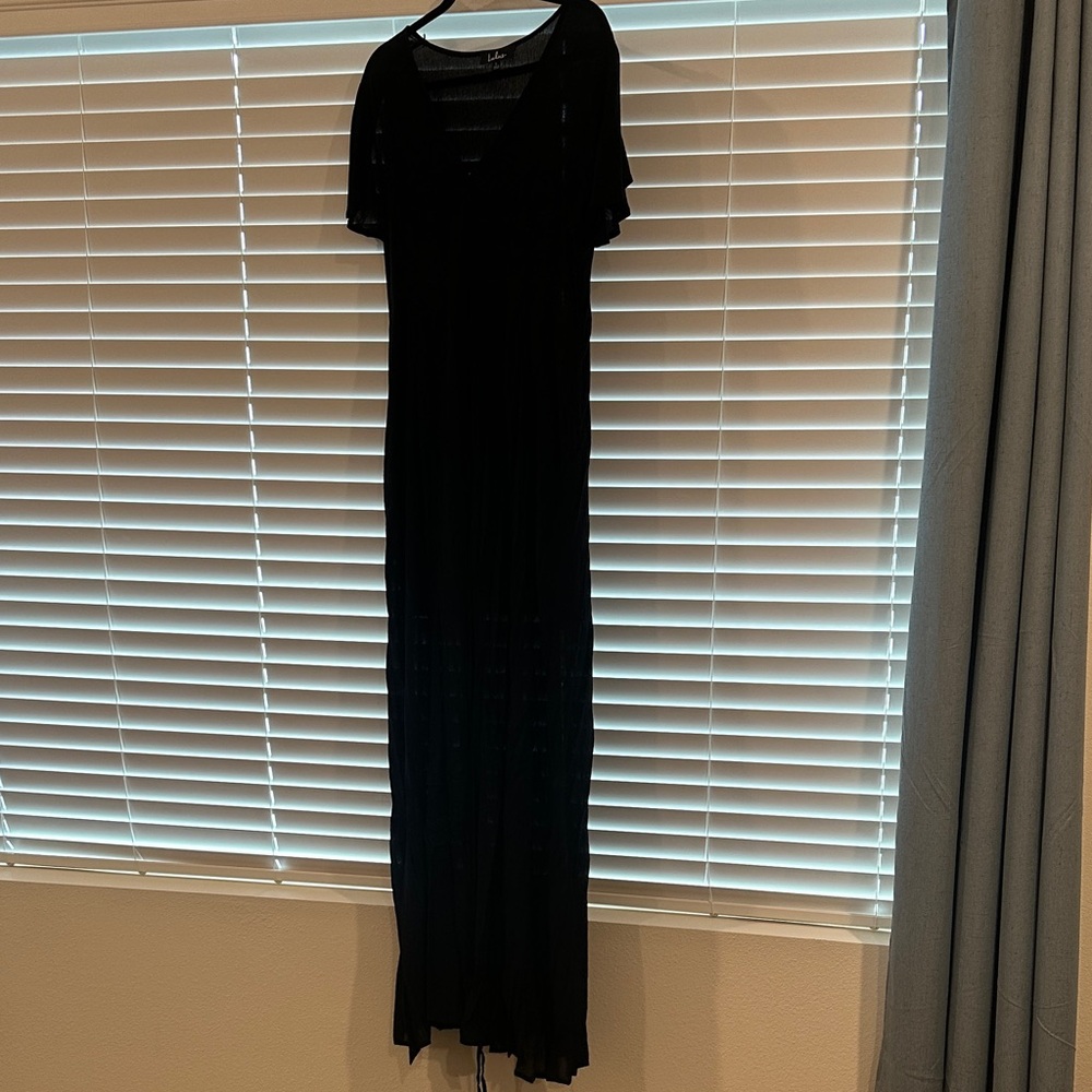 Lulu's Classic Black Maxi Dress